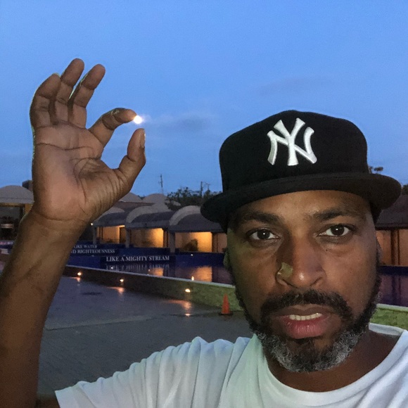 Meet your Posher, Altariq - Picture 2 of 16